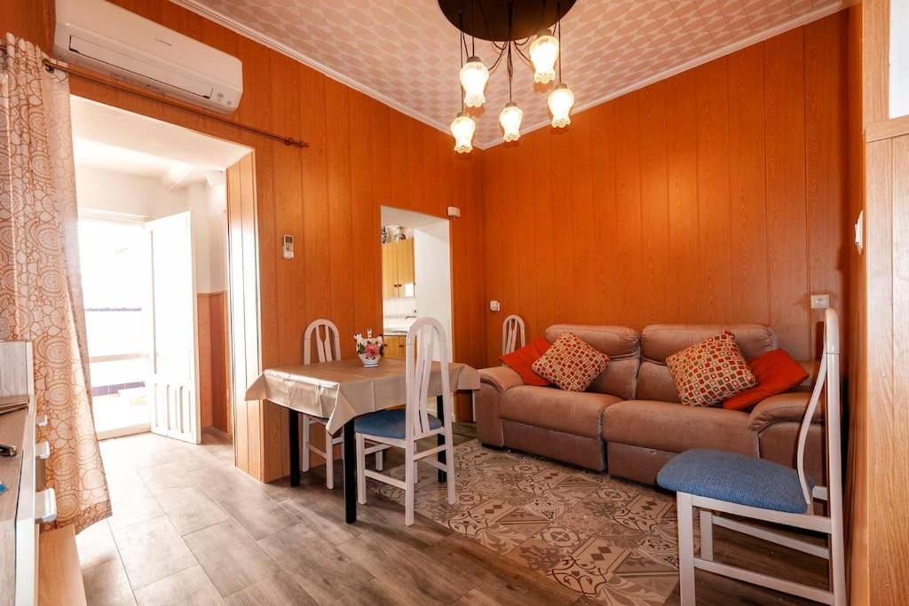 הוילה אליקאנטה The Little House In The Neighbourhood מראה חיצוני תמונה